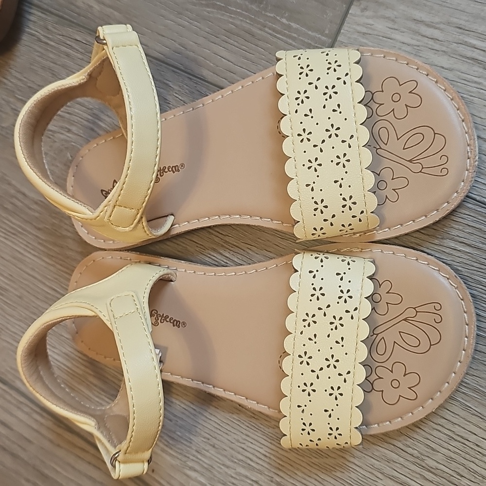 7 Pairs Kids Summer Sandals - Yellow, Tan, Pink Styles. Reef Waterproof Sandals - Picture 3 of 14